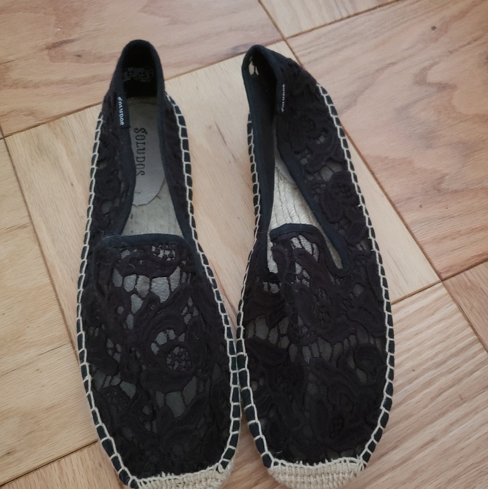 Lace shoes. Size 10